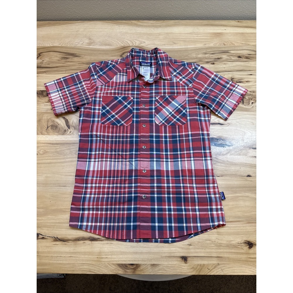 Patagonia Mens Button Up Shirt Size Small Red Plaid Organic Cotton Blend Outdoor